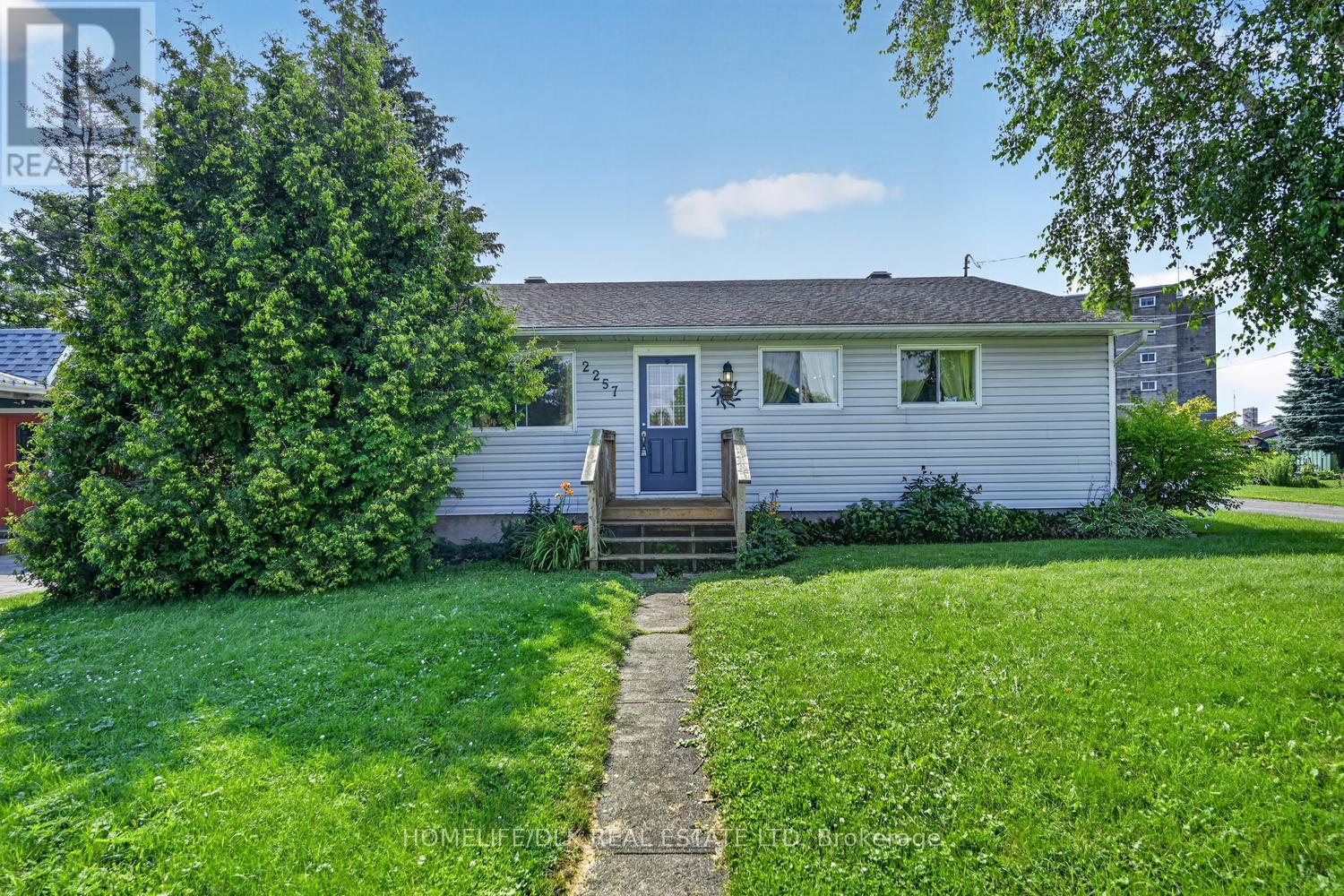 2257 Dundas Street Property Photo 1