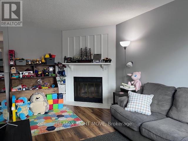 3 - 486 Springbank Avenue N Property Photo 14