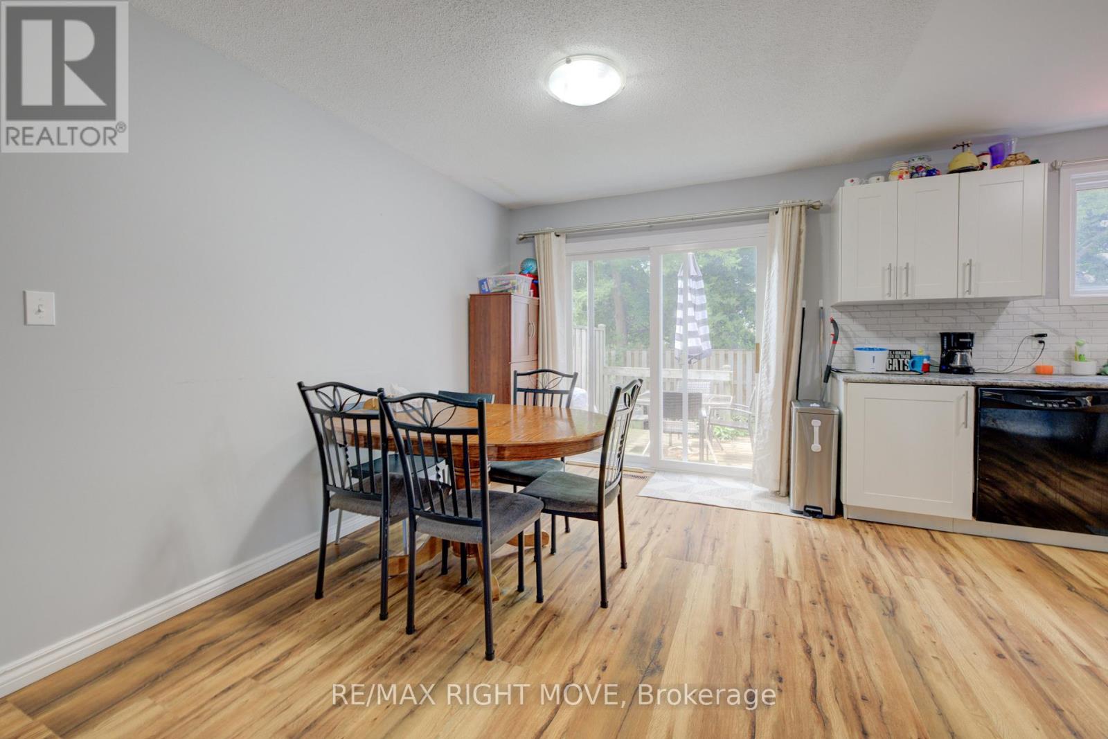3 - 486 Springbank Avenue N Property Photo 16
