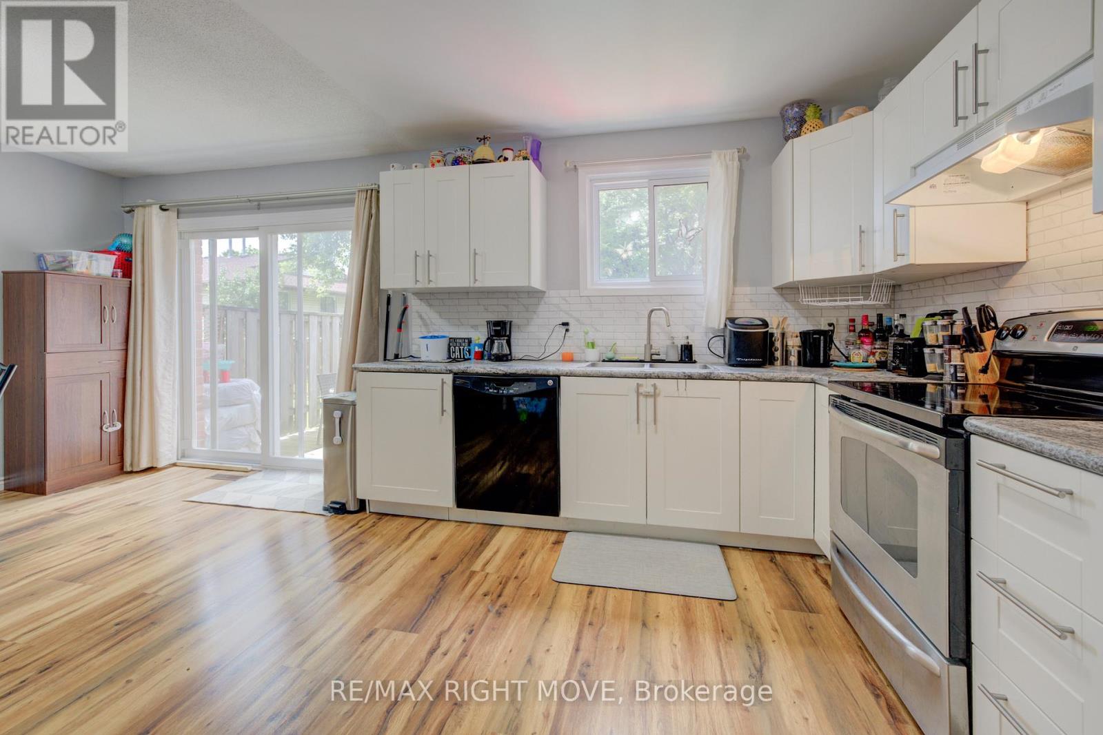 3 - 486 Springbank Avenue N Property Photo 20