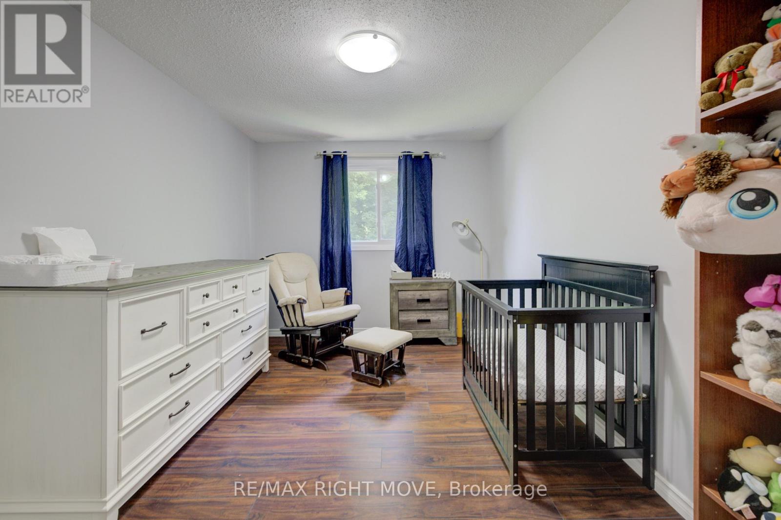 3 - 486 Springbank Avenue N Property Photo 22