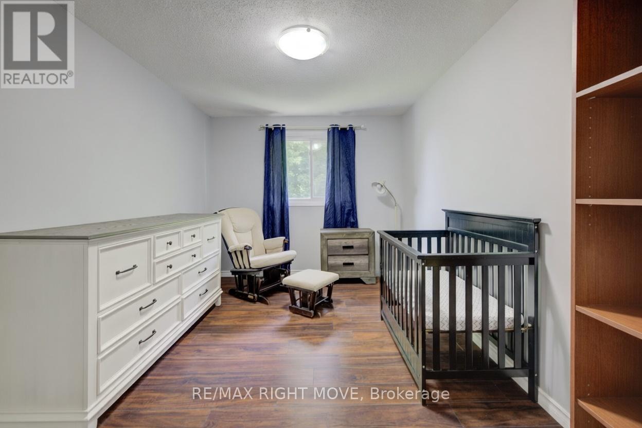 3 - 486 Springbank Avenue N Property Photo 23