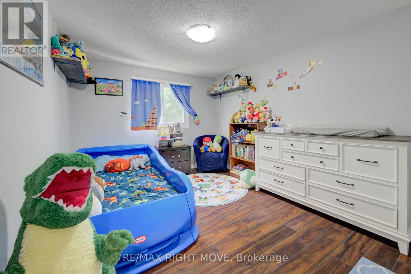 3 - 486 Springbank Avenue N Property Photo 26