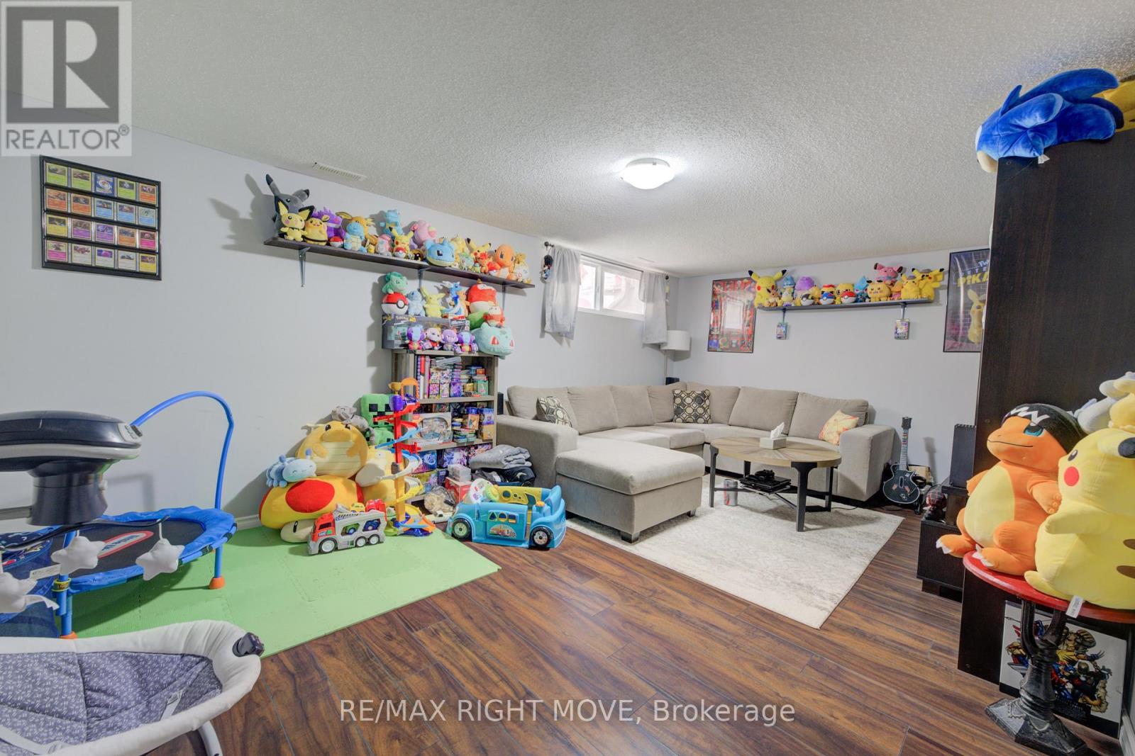 3 - 486 Springbank Avenue N Property Photo 34
