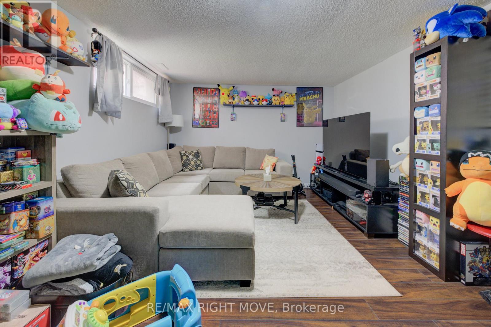 3 - 486 Springbank Avenue N Property Photo 35