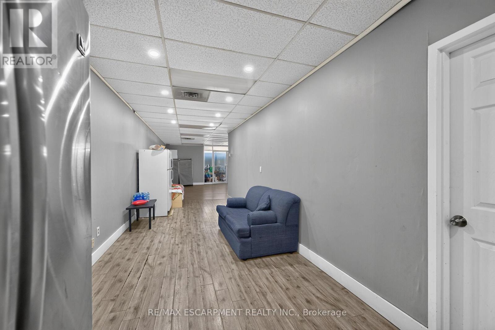 1292 Barton Street E Property Photo 10