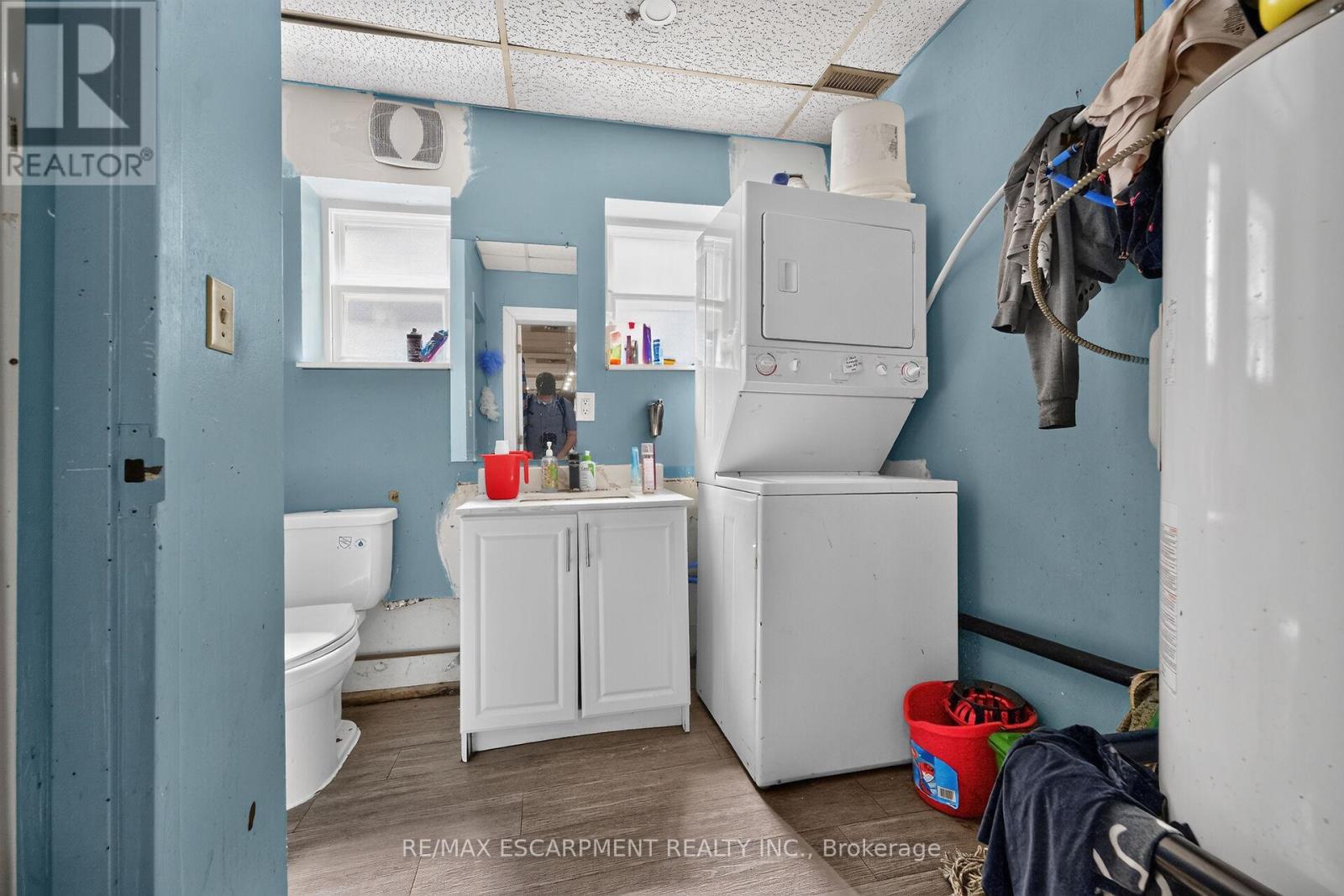 1292 Barton Street E Property Photo 12