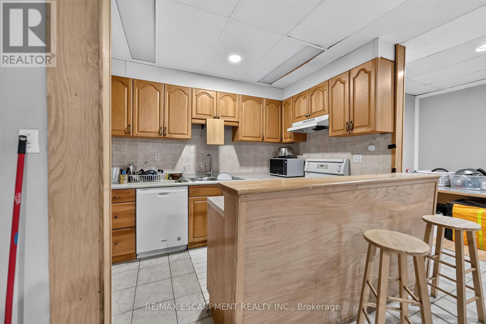 1292 Barton Street E Property Photo 21