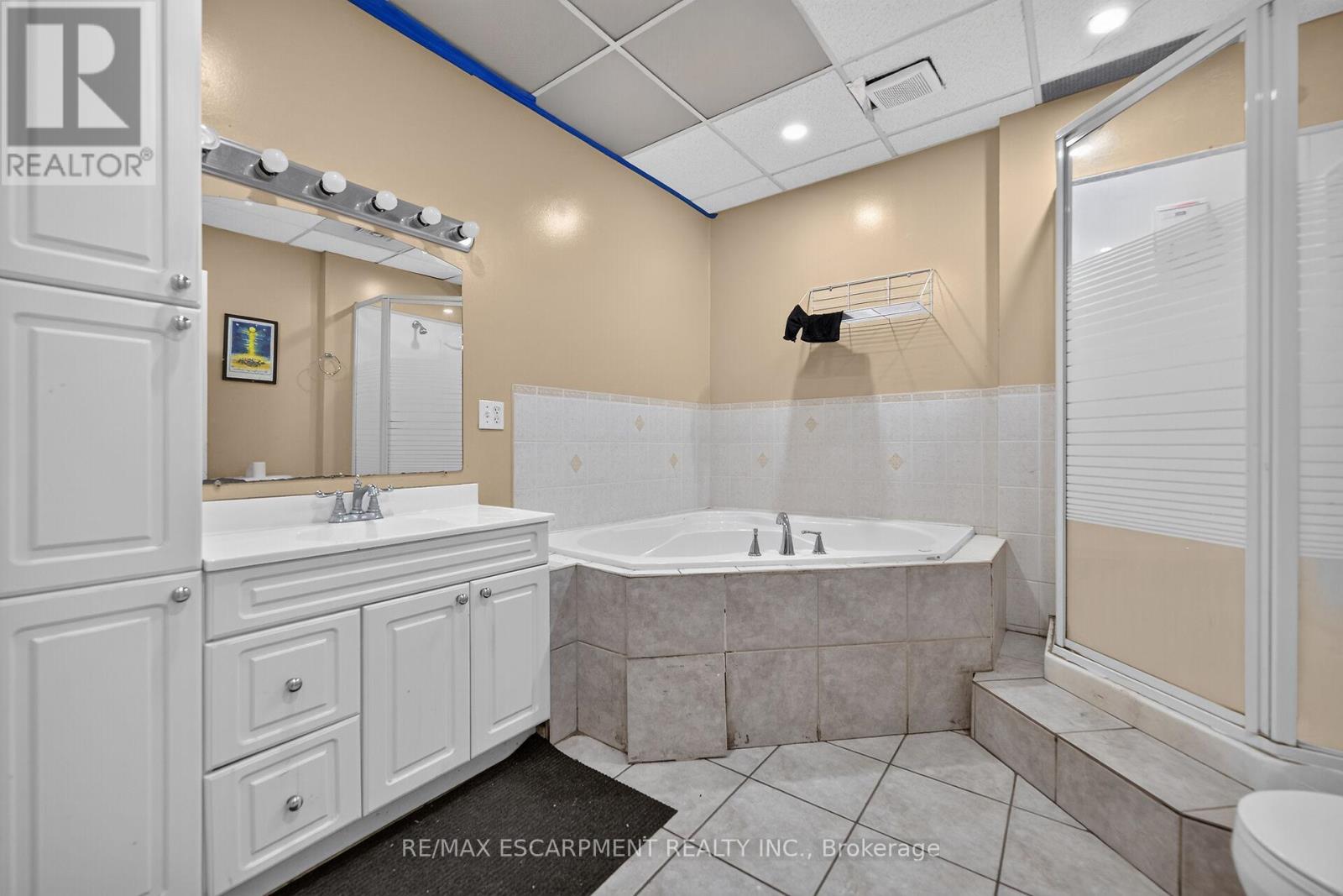 1292 Barton Street E Property Photo 27