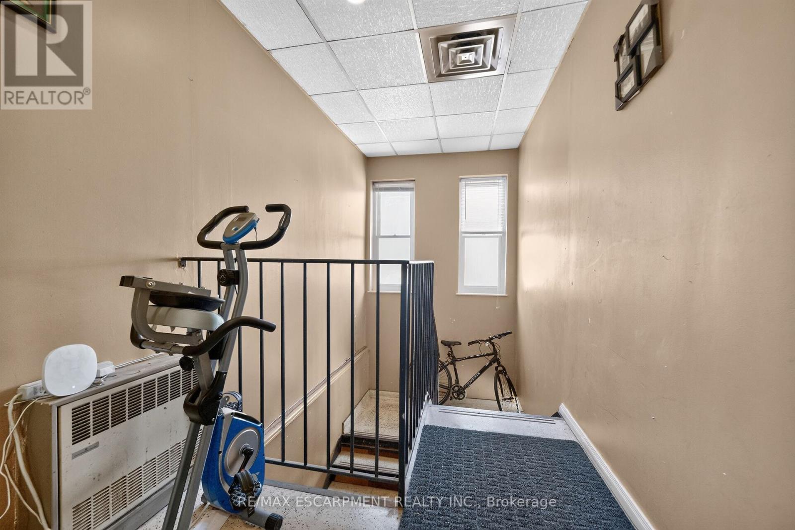 1292 Barton Street E Property Photo 38