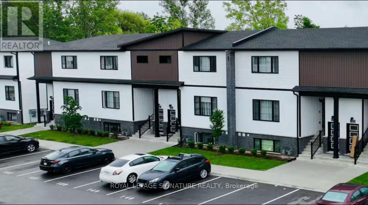 722 - 4263 Fourth Avenue Property Photo 1