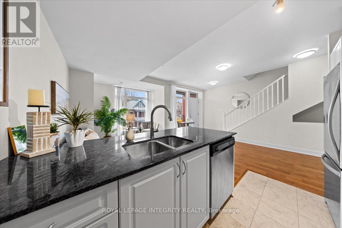 9 - 78 Holmwood Avenue Property Photo 7