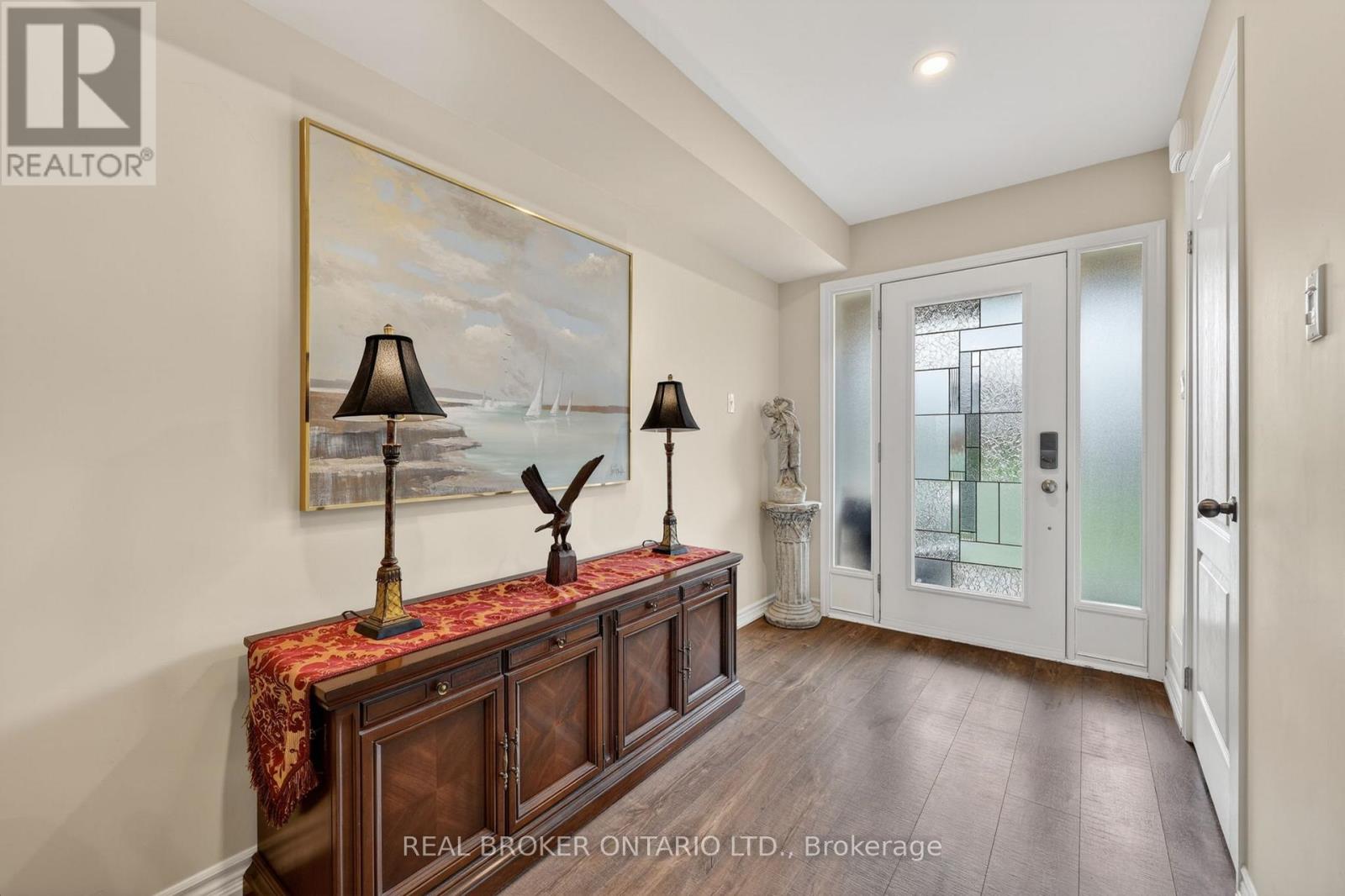 50 Masters Crescent W Property Photo 4