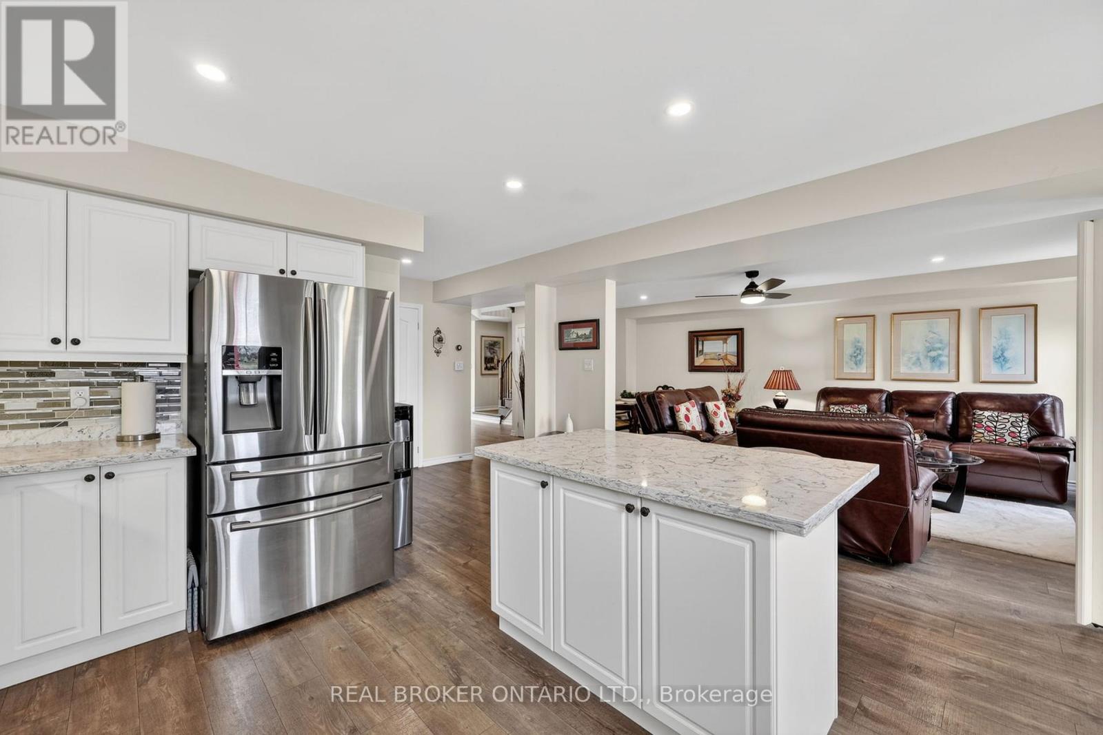 50 Masters Crescent W Property Photo 6