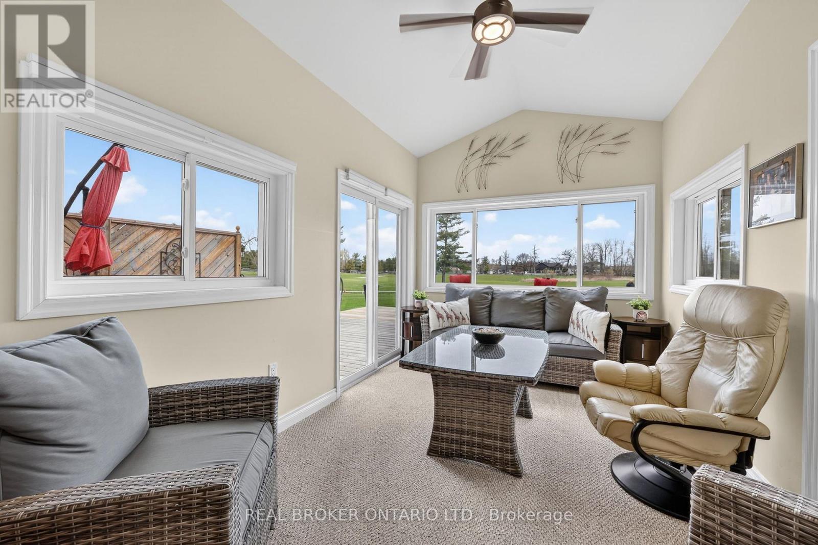 50 Masters Crescent W Property Photo 11