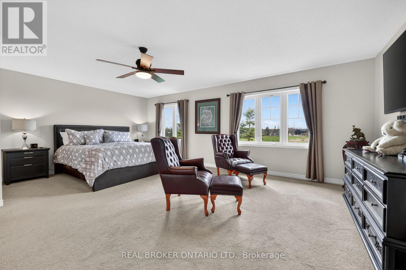 50 Masters Crescent W Property Photo 14