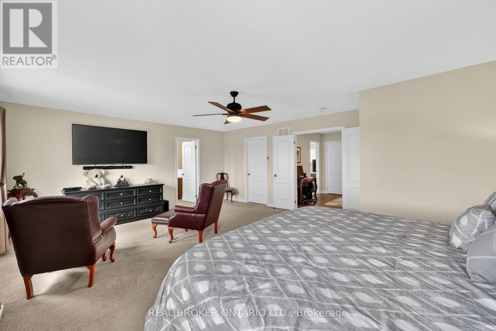 50 Masters Crescent W Property Photo 15