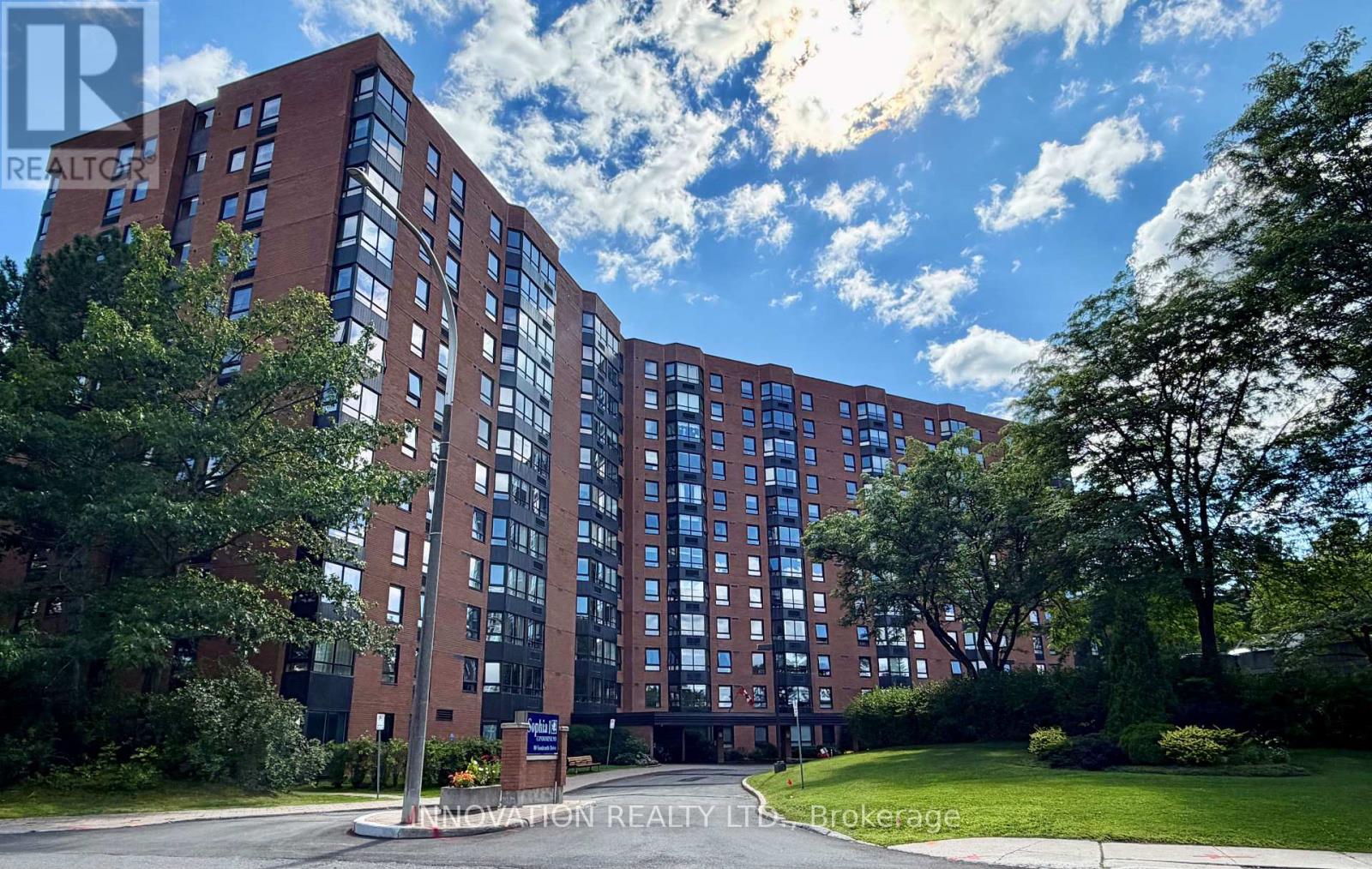 807 - 80 SANDCASTLE DRIVE Property Photo 1