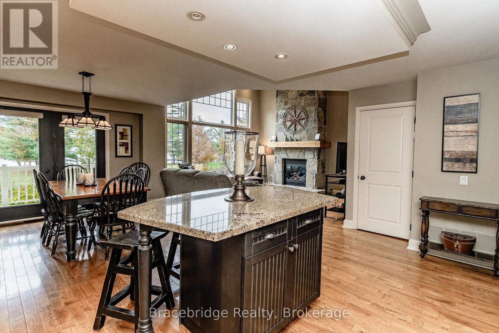 Carling 6 W2 - 3876 Muskoka Rd 118 Highway W Property Photo 13