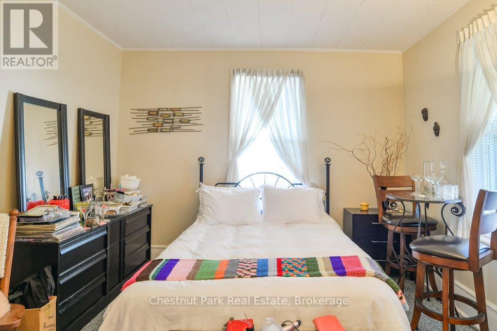 128 James Street Property Photo 15