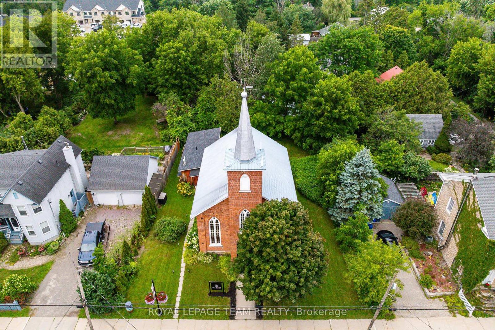 618 St. Lawrence Street Property Photo 6