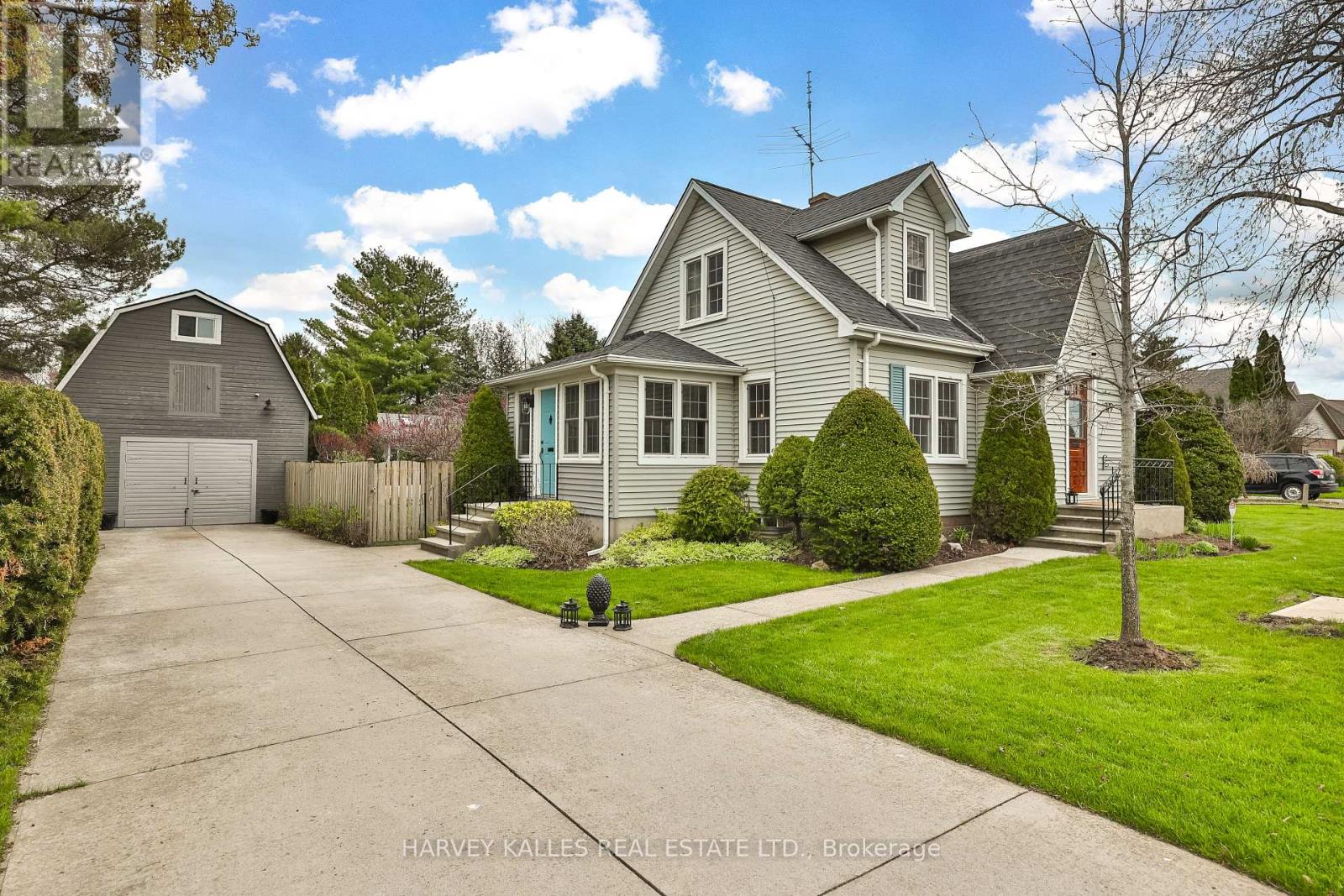 179 Niagara Street Property Photo 2