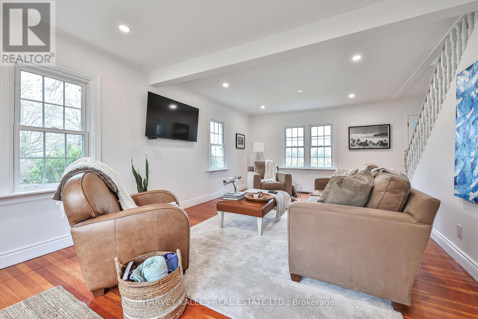 179 Niagara Street Property Photo 8