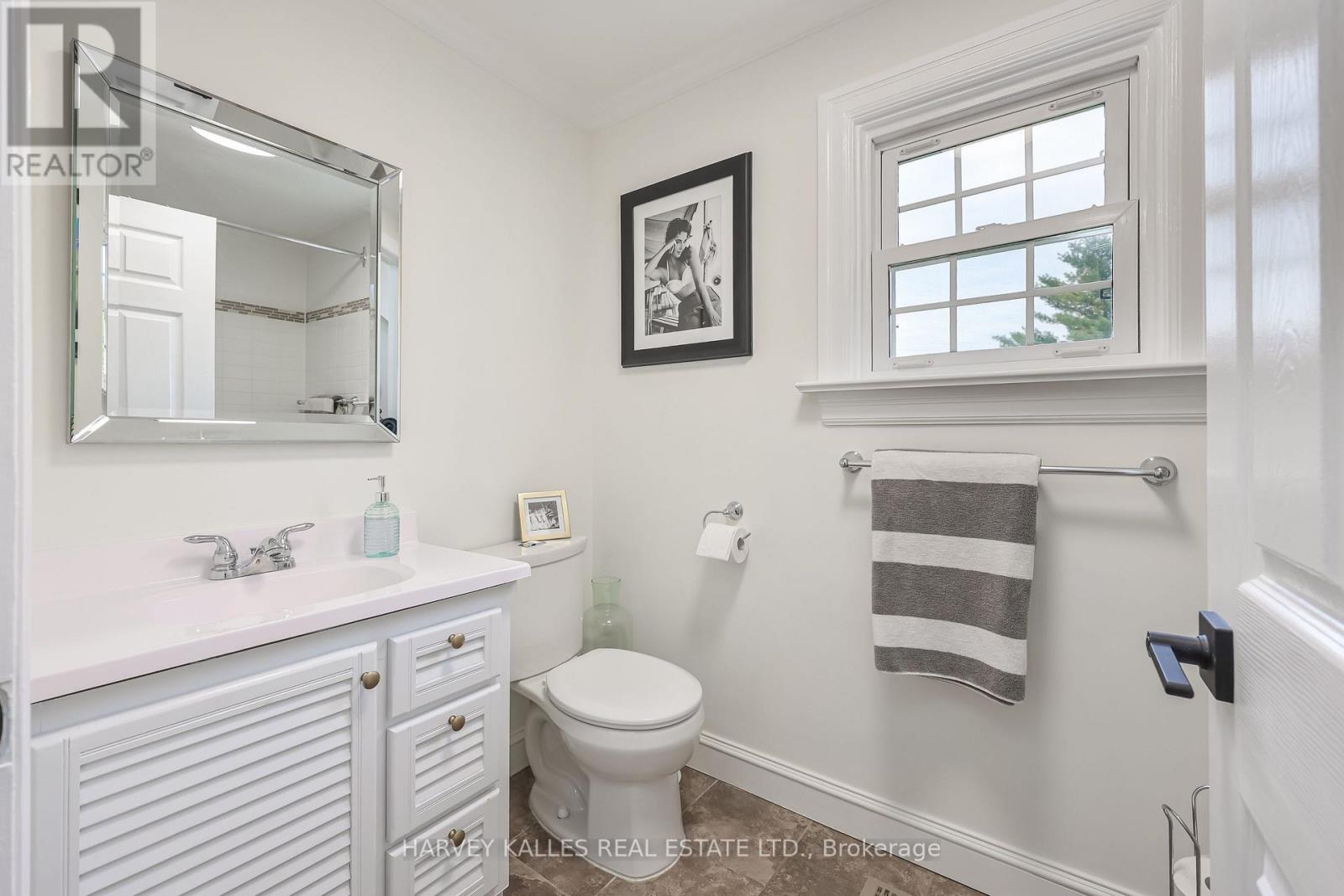 179 Niagara Street Property Photo 25