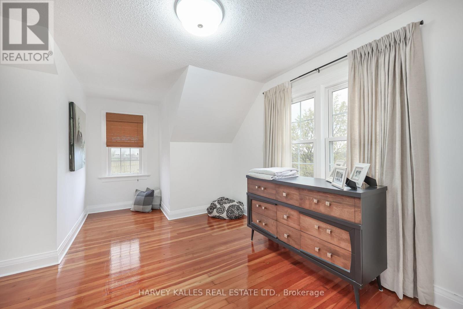 179 Niagara Street Property Photo 26