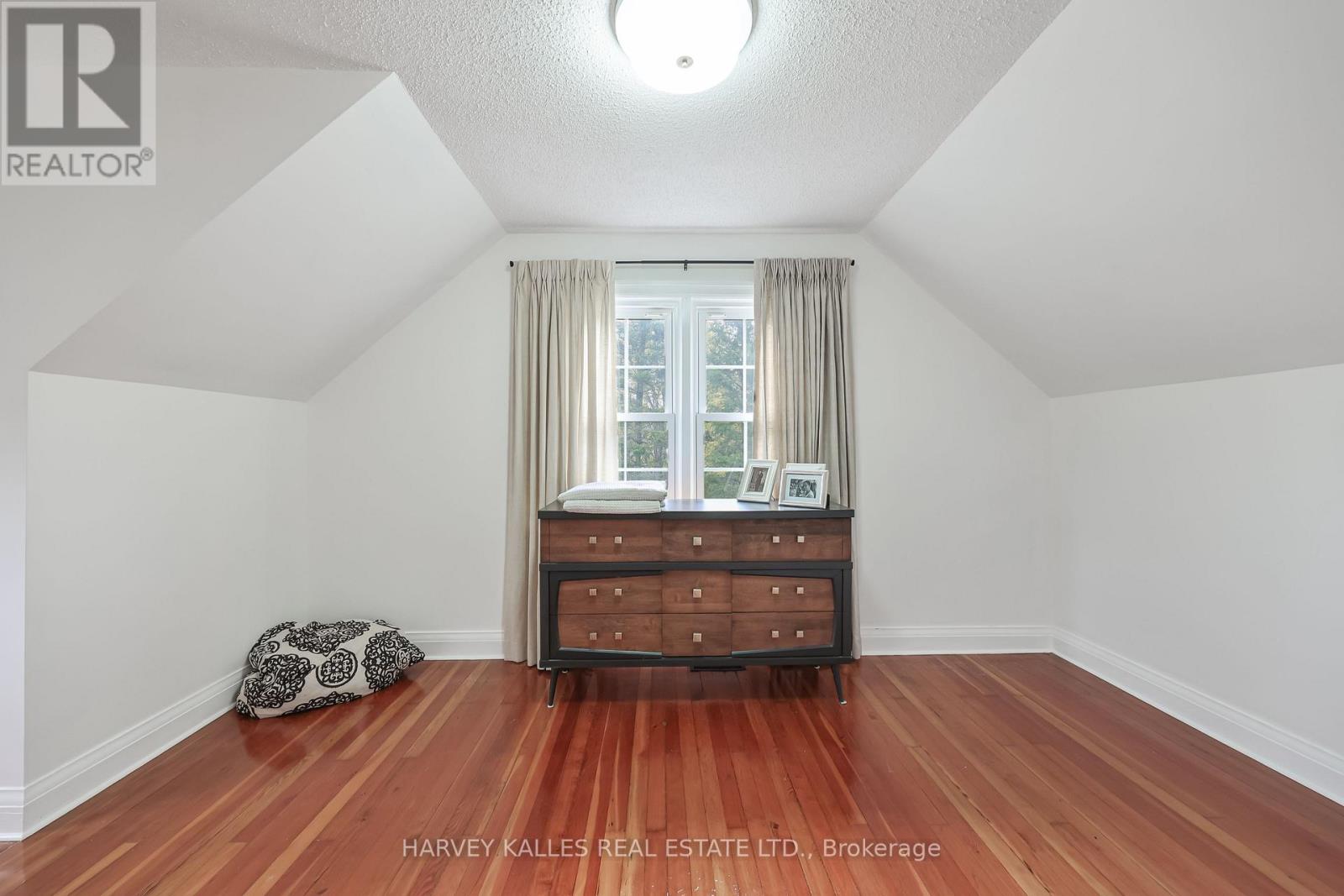 179 Niagara Street Property Photo 27