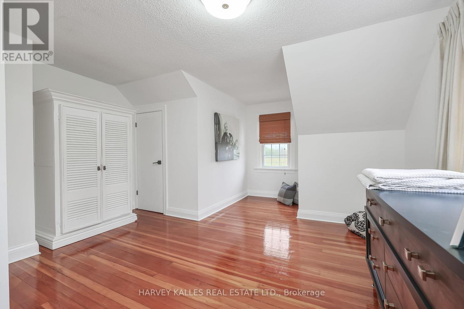 179 Niagara Street Property Photo 28