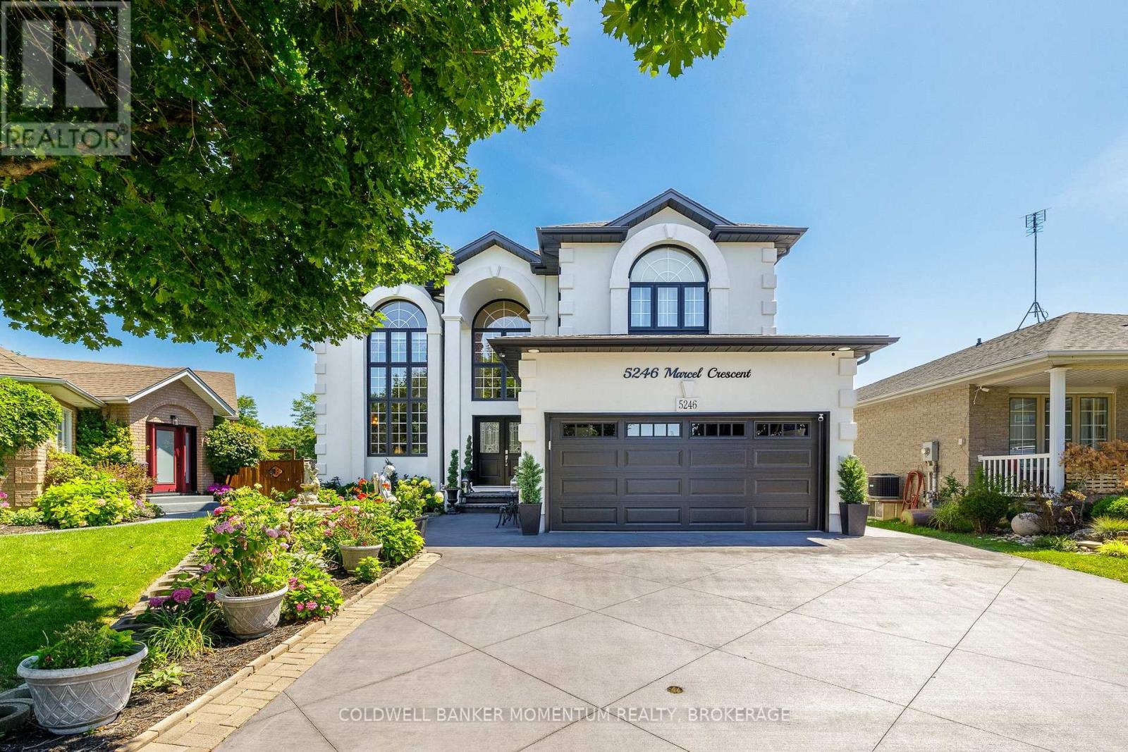 5246 Marcel Crescent Photo de la propriété 1