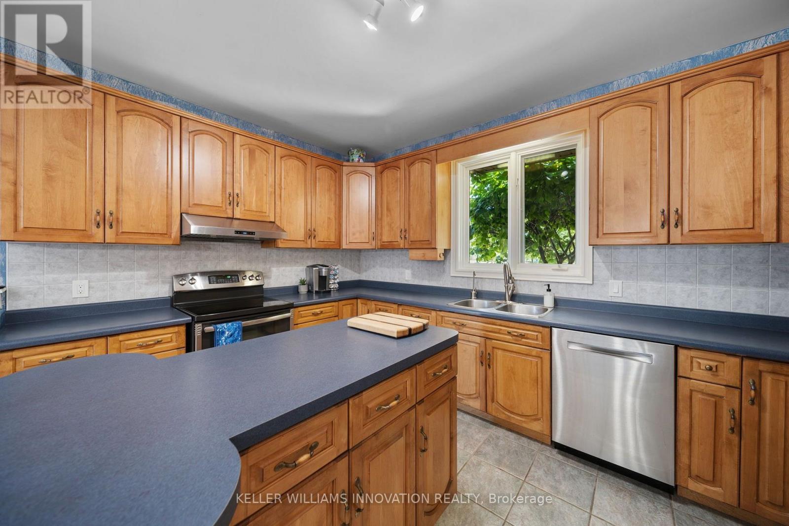 18 Featherstone Avenue Property Photo 10