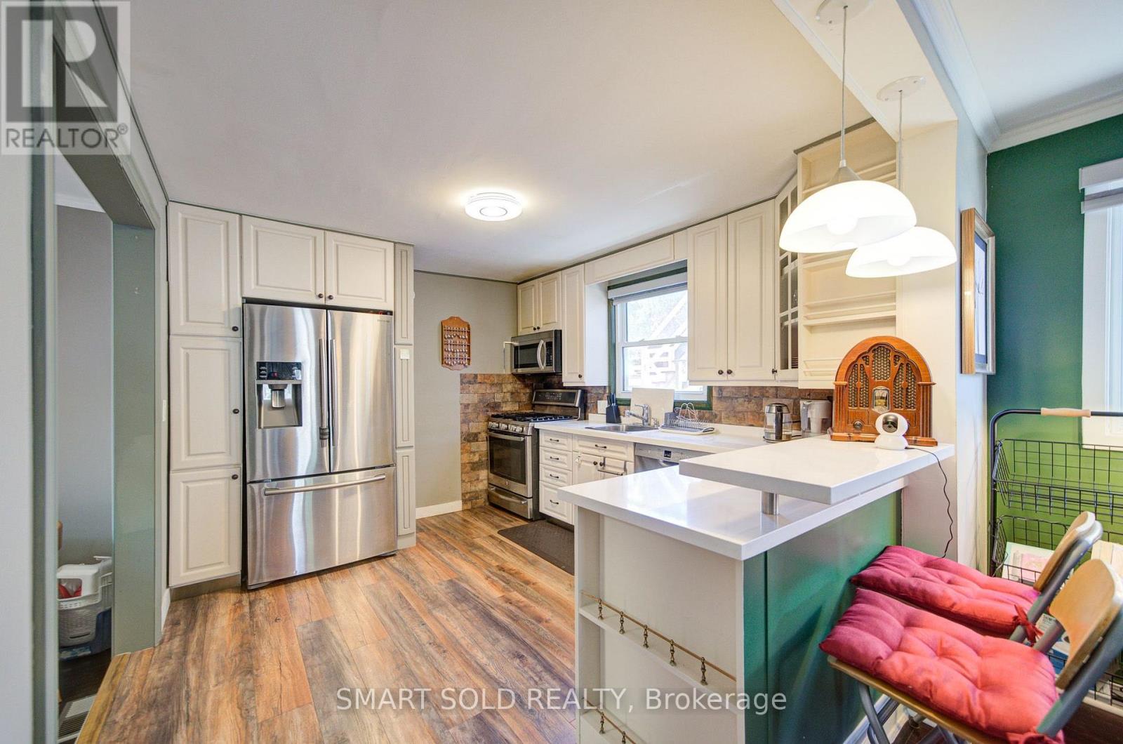 4096 Broughton Avenue Property Photo 8