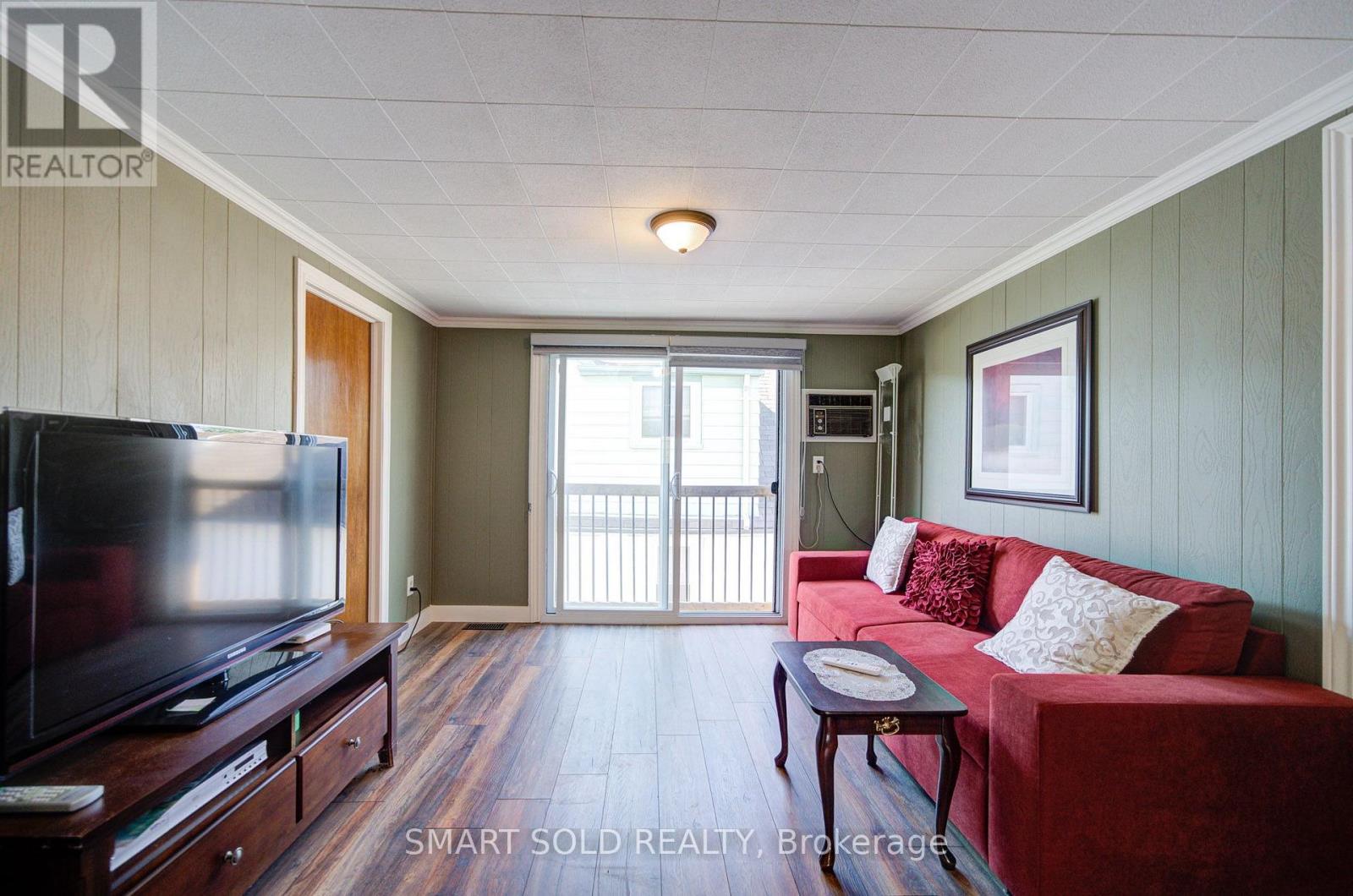 4096 Broughton Avenue Property Photo 16