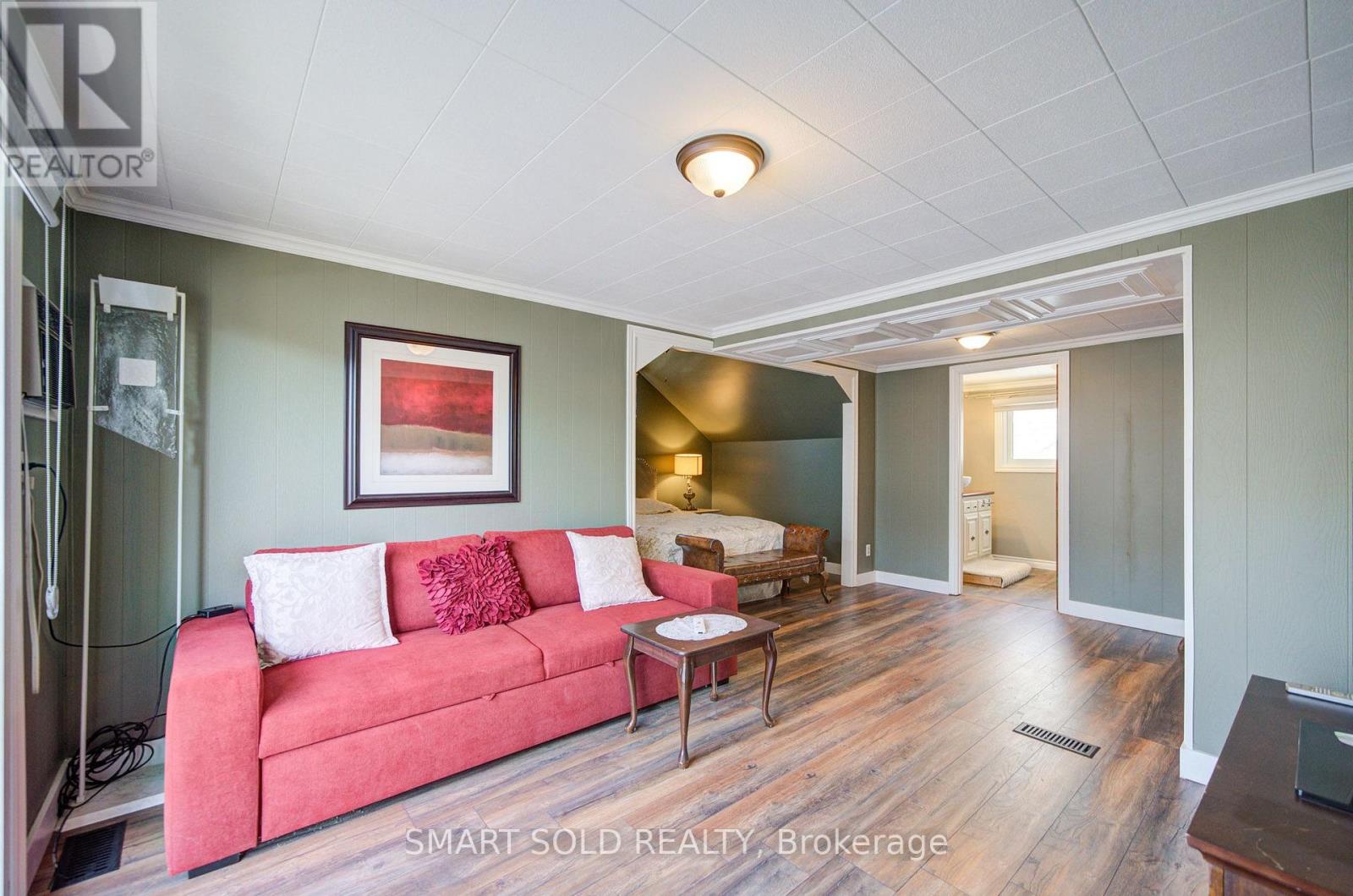 4096 Broughton Avenue Property Photo 17