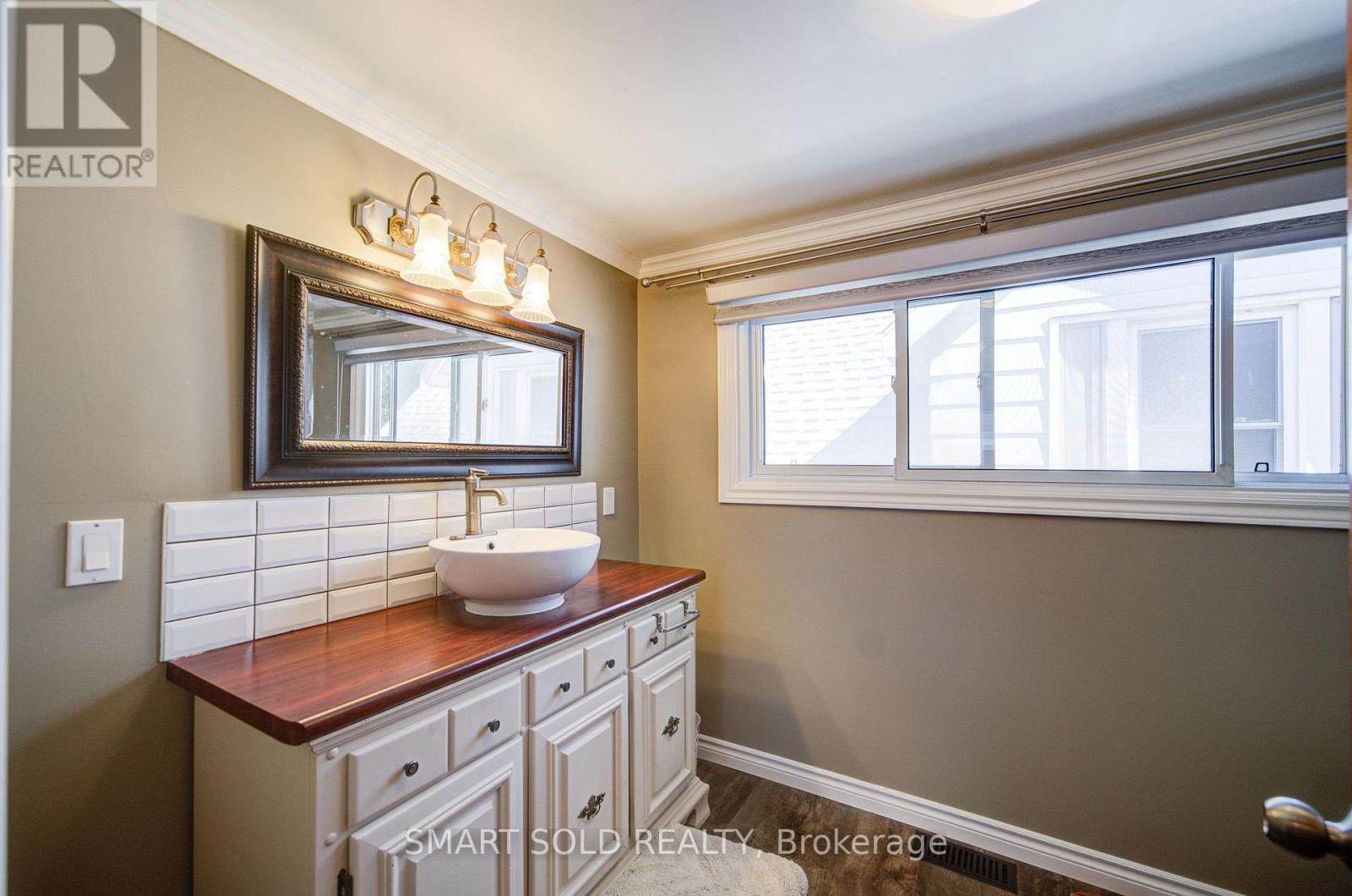 4096 Broughton Avenue Property Photo 18