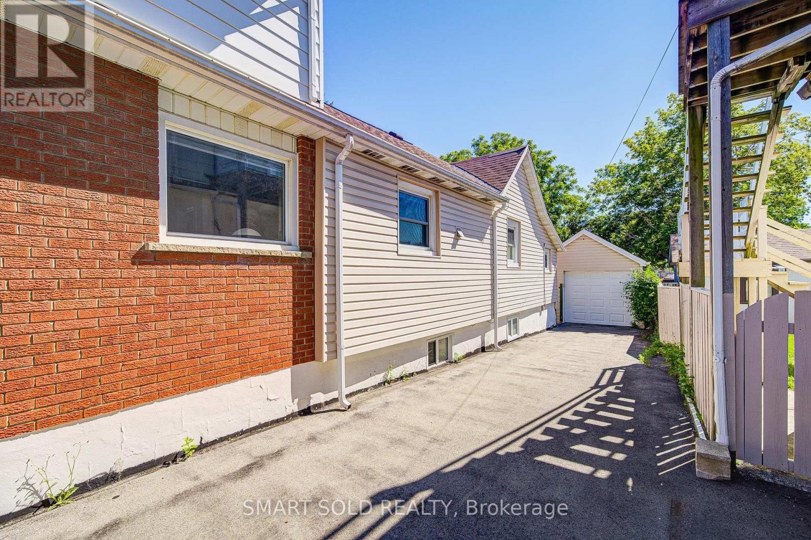 4096 Broughton Avenue Property Photo 21