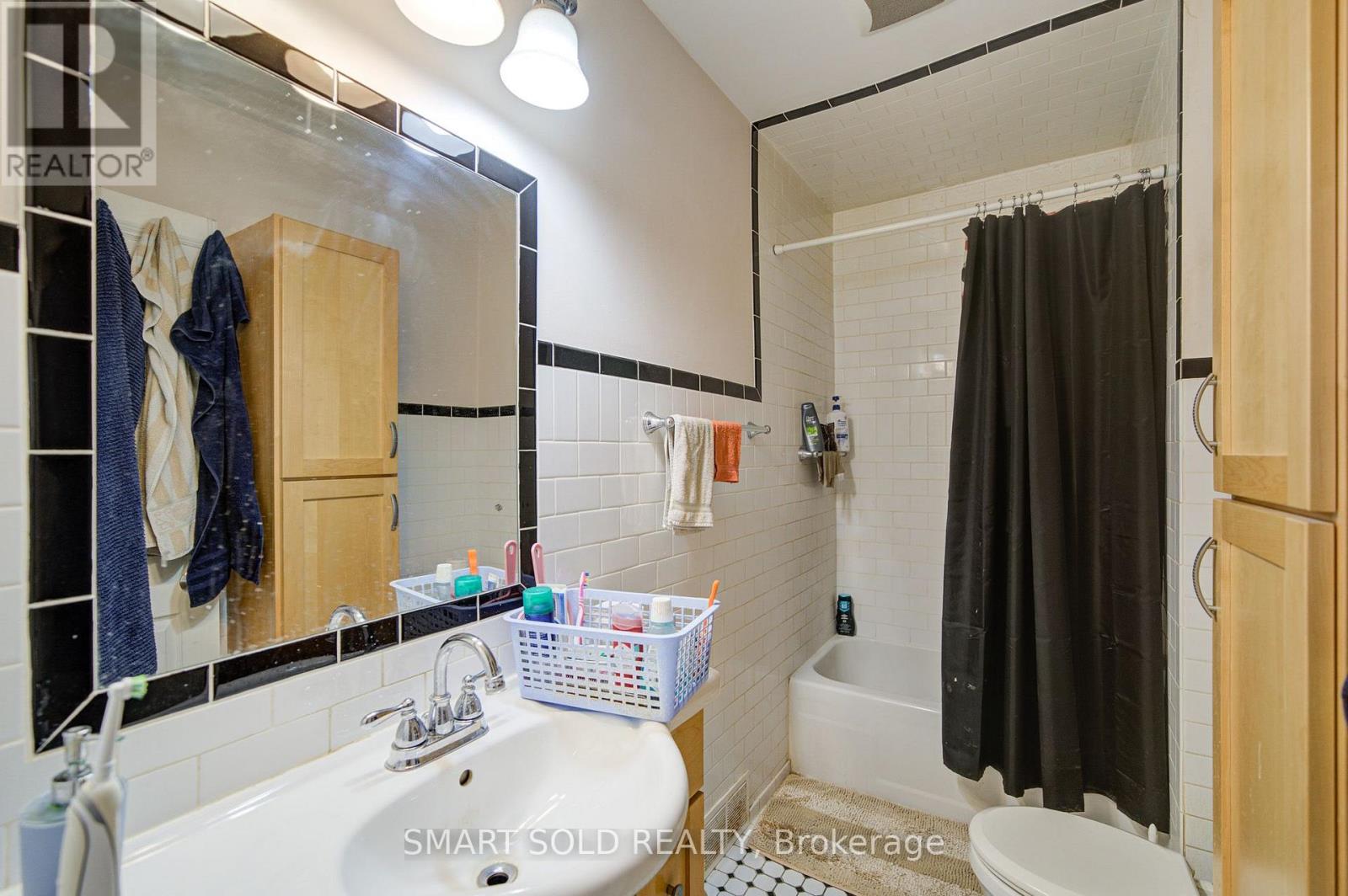 4096 Broughton Avenue Property Photo 26