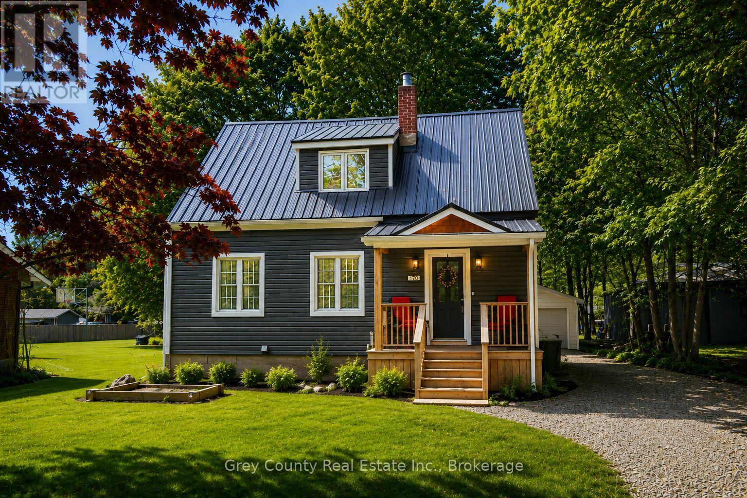 120 MARK STREET W Property Photo 1
