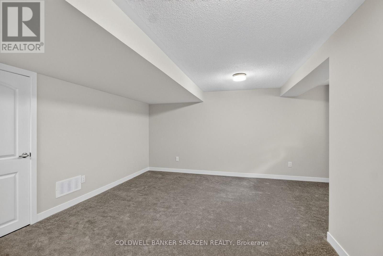 749 Haflinger Row Property Photo 35