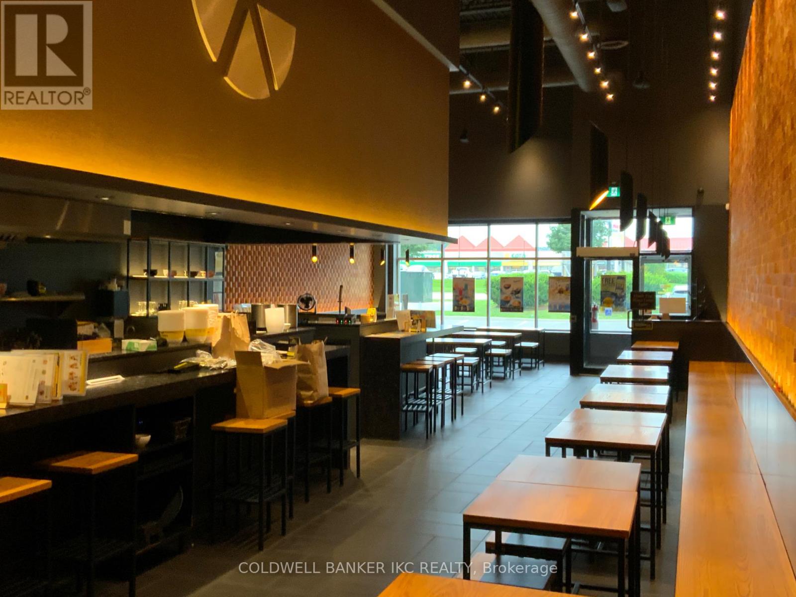 02 - 1379 Upper James Street Property Photo 6
