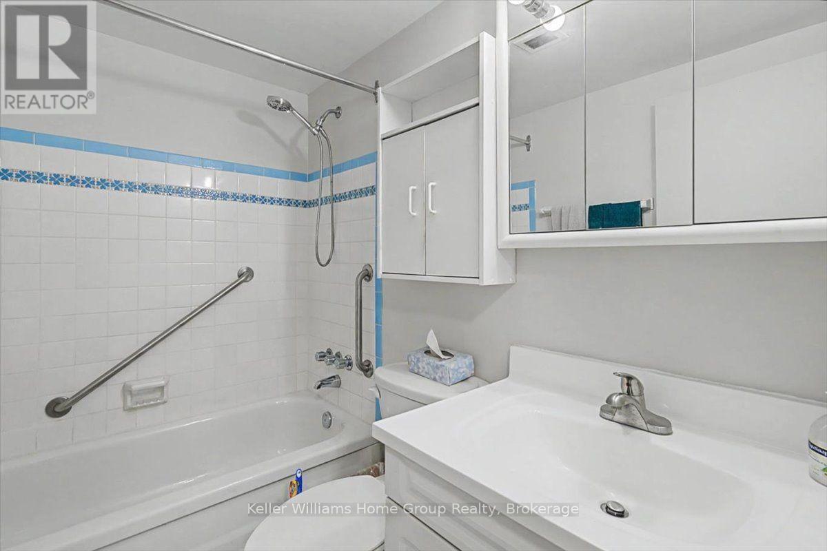509 - 24 Midland Drive Property Photo 13