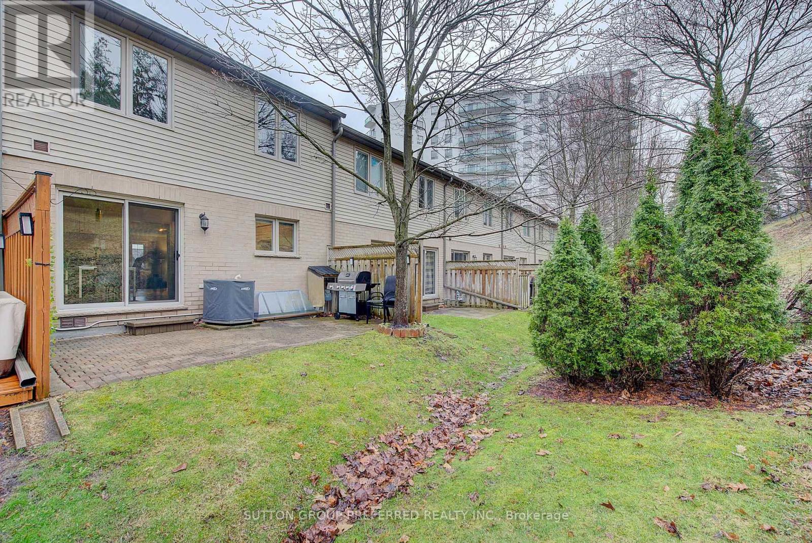 20 - 270 North Centre Road Property Photo 40