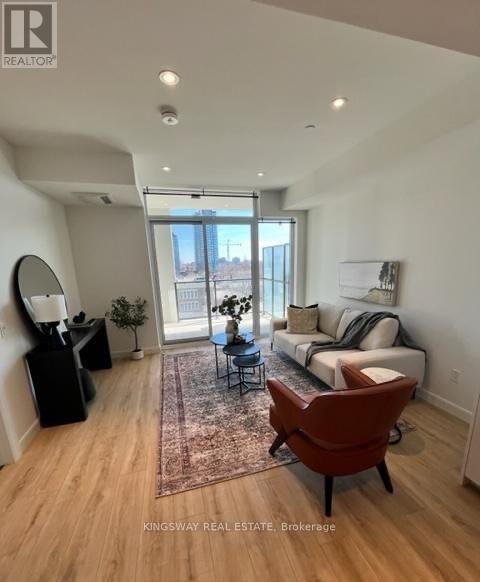 706 - 741 King Street W Property Photo 2