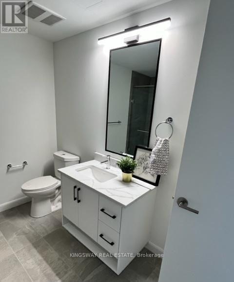 706 - 741 King Street W Property Photo 6