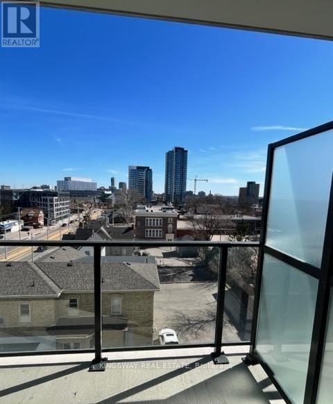706 - 741 King Street W Property Photo 9