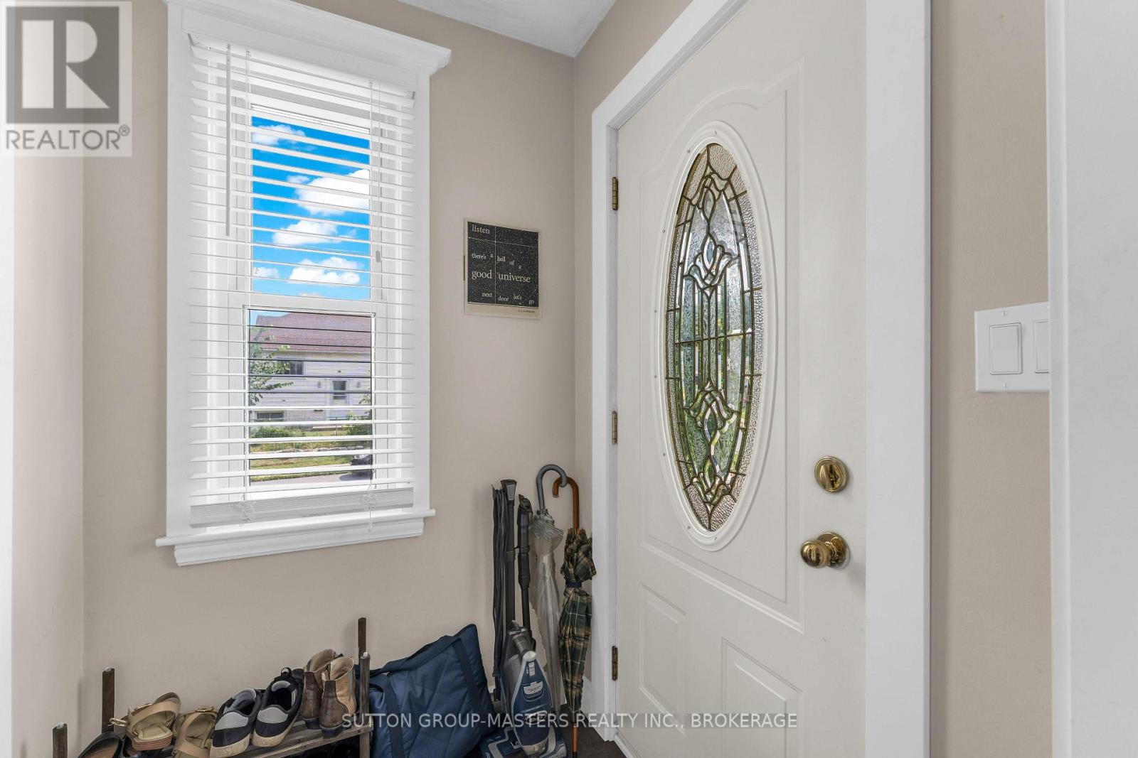 22 Westdale Avenue W Property Photo 6