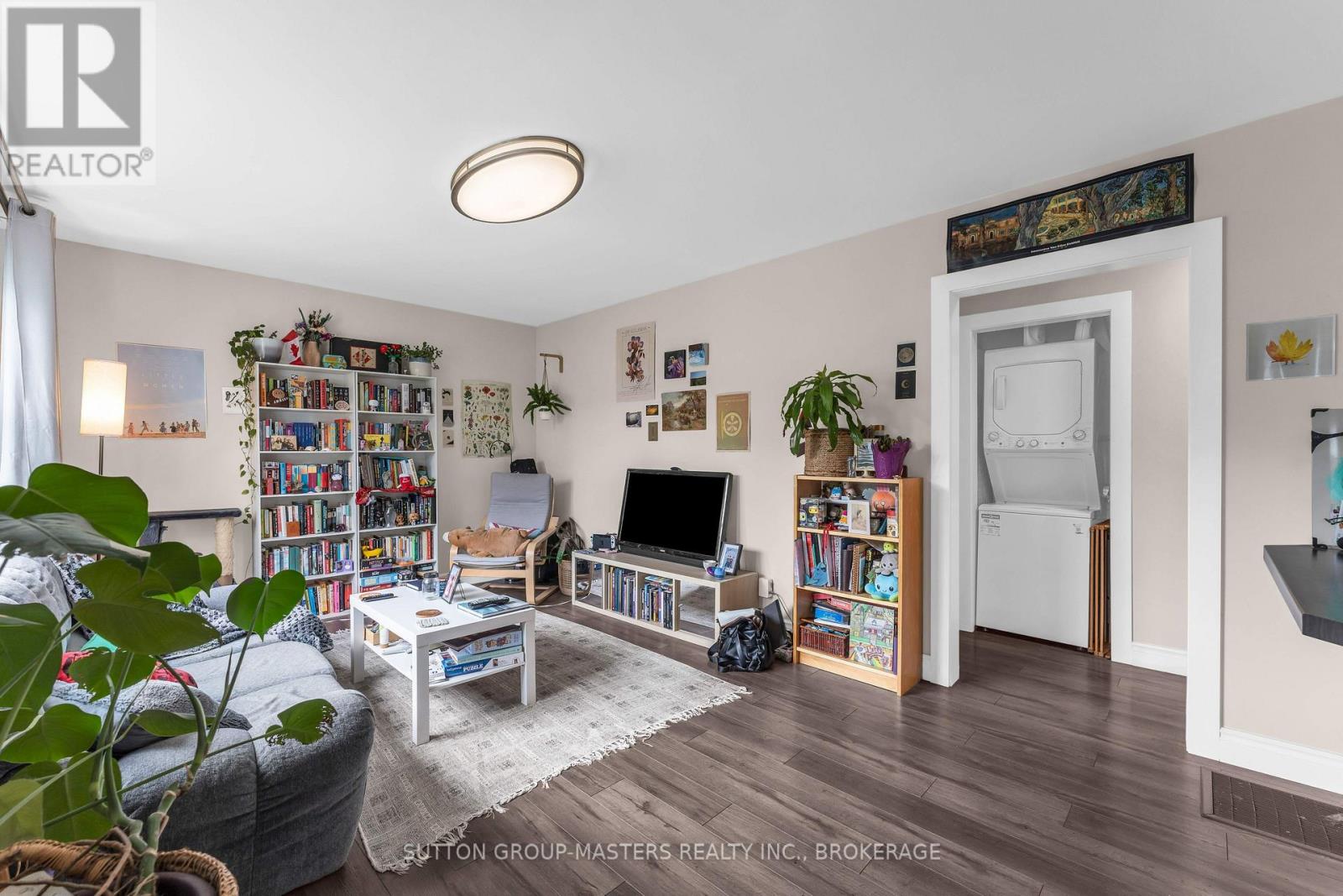 22 Westdale Avenue W Property Photo 7