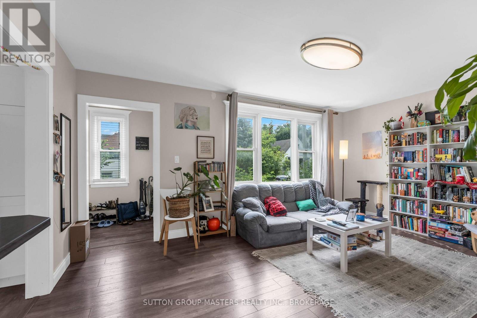 22 Westdale Avenue W Property Photo 8